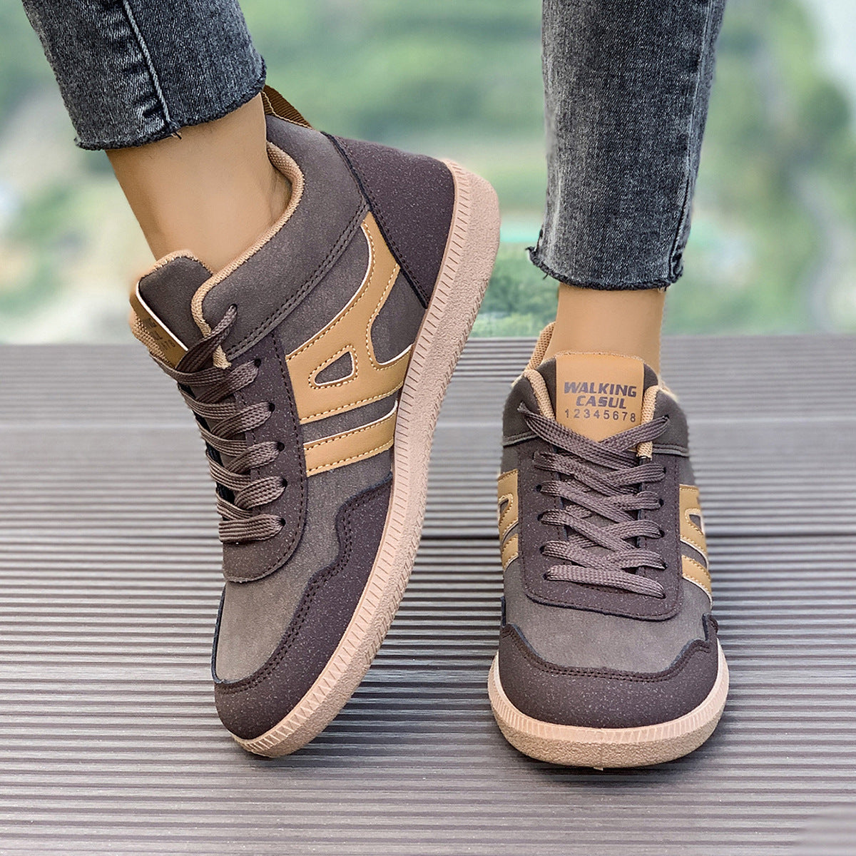 Women's Soft-soled Breathable Flat Round Toe Color-blocking Low-cut Skate Shoes