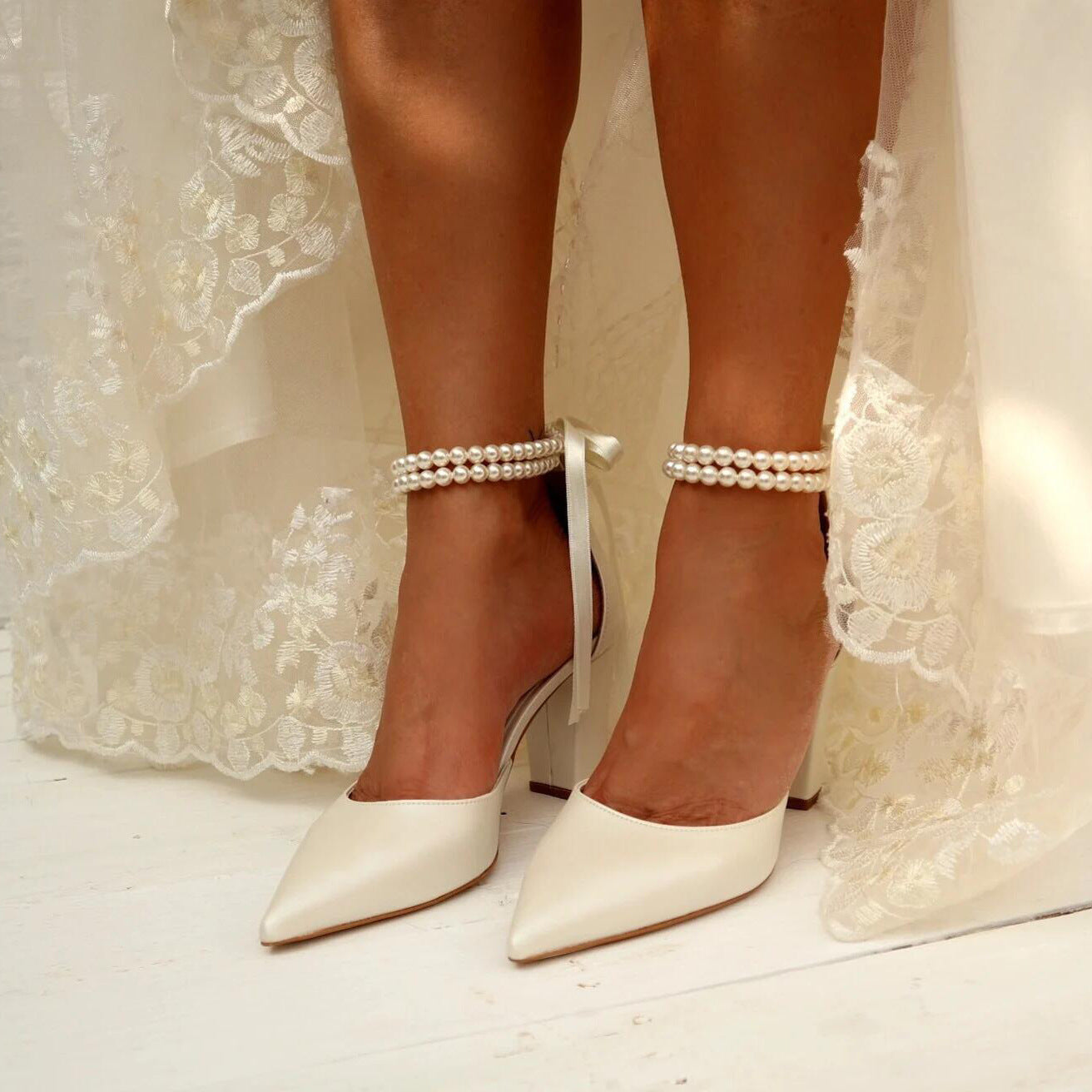 New Spring And Summer Wedding Pointed Women's Chunky Heel Pearl Ribbon Plus Size Shoes